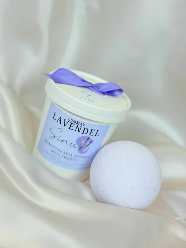 Naturaalsete õlidega eriti suur & vahutav vannipall "Lummav Lavendel"